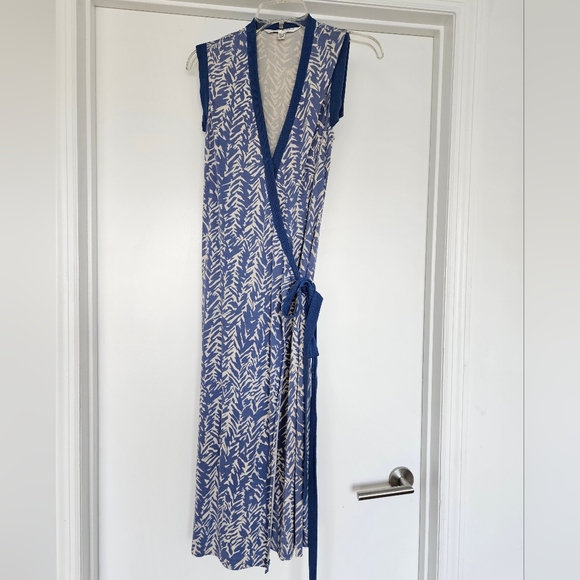 Vintage Silk Diane von Furstenberg Wrap Dress Size 10 - Picture 1 of 5
